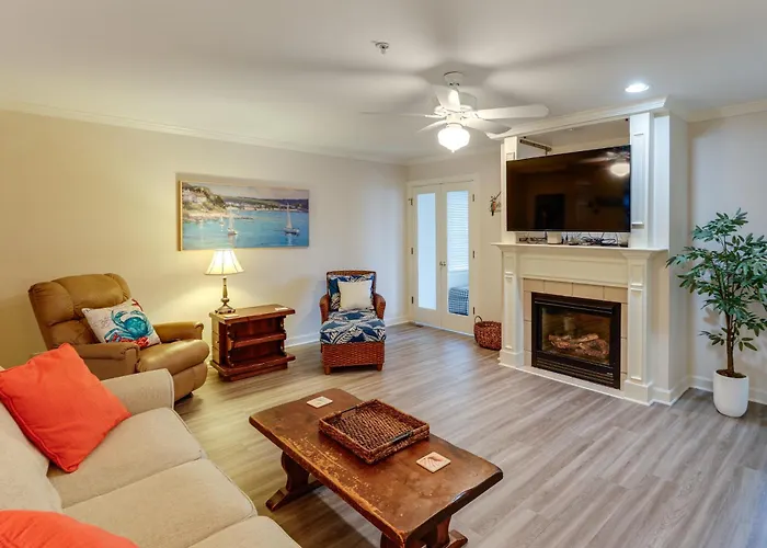 Holiday home Pool Access & 2 Mi To Beach! Ocean Escape