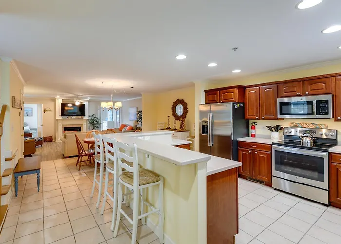 Holiday home Pool Access & 2 Mi To Beach! Ocean Escape