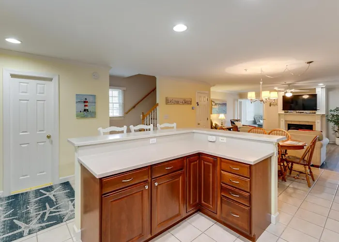 Pool Access & 2 Mi To Beach! Ocean Escape *