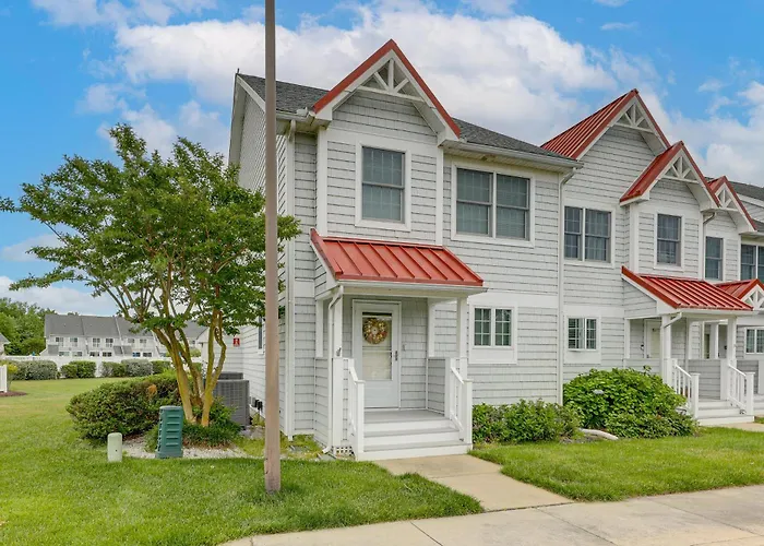 Holiday home Pool Access & 2 Mi To Beach! Ocean Escape *